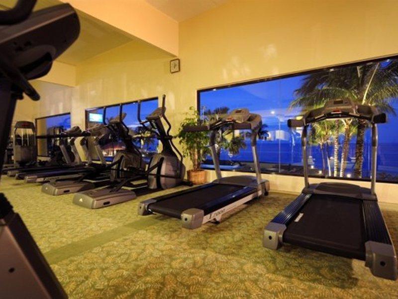 Damai Puri Resort & Spa Кучинг Екстериор снимка The gym at the hotel