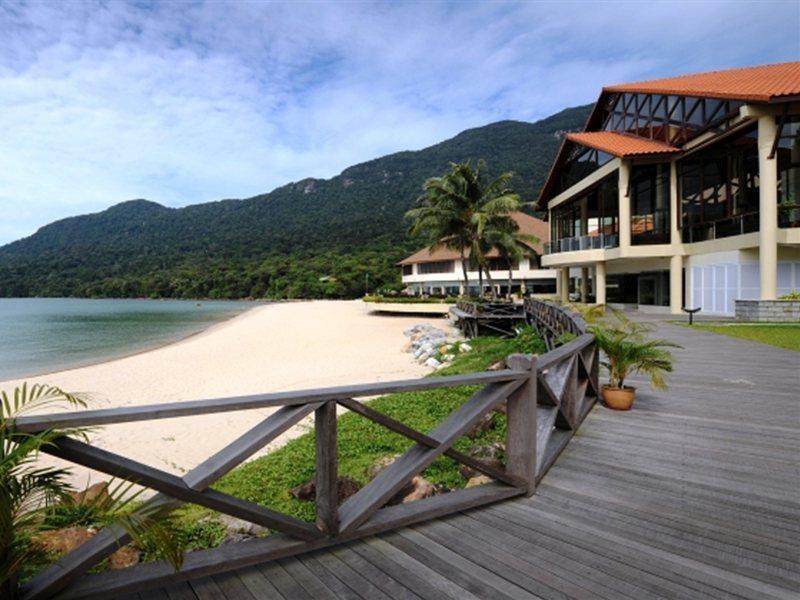 Damai Puri Resort & Spa Кучинг Екстериор снимка The beach at the Pangkor Laut Resort