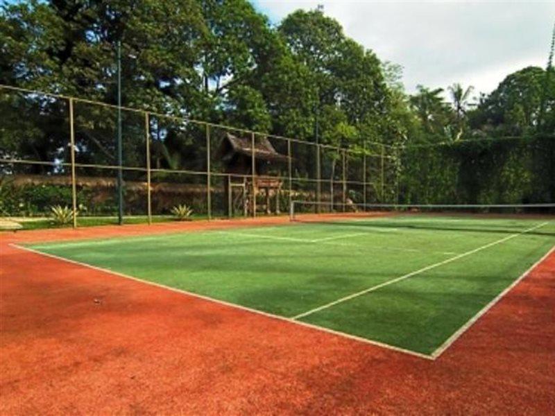 Damai Puri Resort & Spa Кучинг Екстериор снимка Tennis court