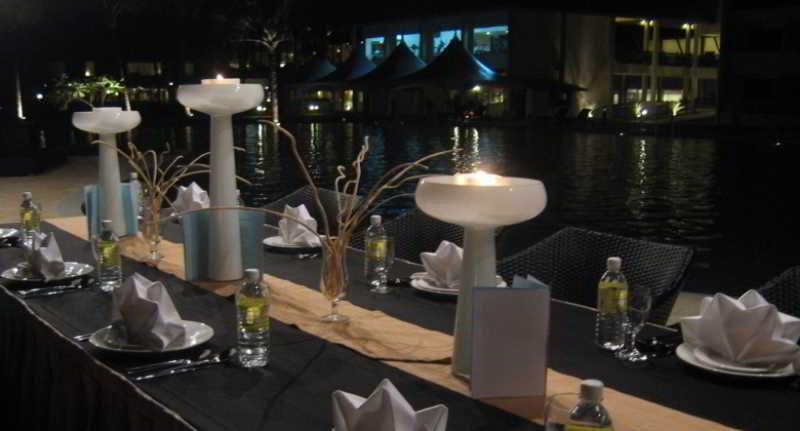 Damai Puri Resort & Spa Кучинг Екстериор снимка The interior of the restaurant