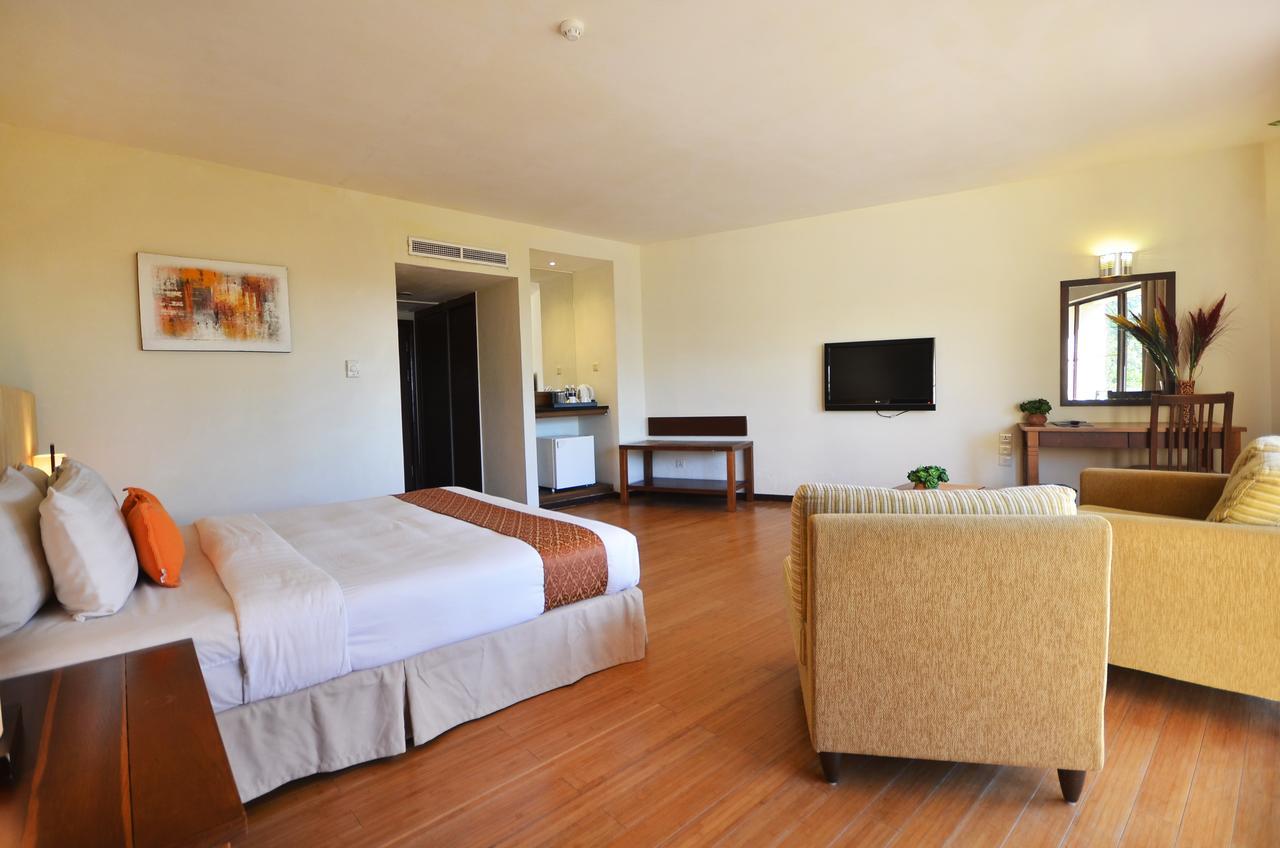 Damai Puri Resort & Spa Кучинг Екстериор снимка Deluxe Room