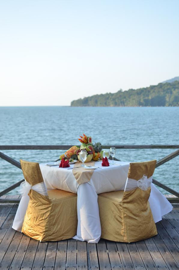 Damai Puri Resort & Spa Кучинг Екстериор снимка A view of the resort
