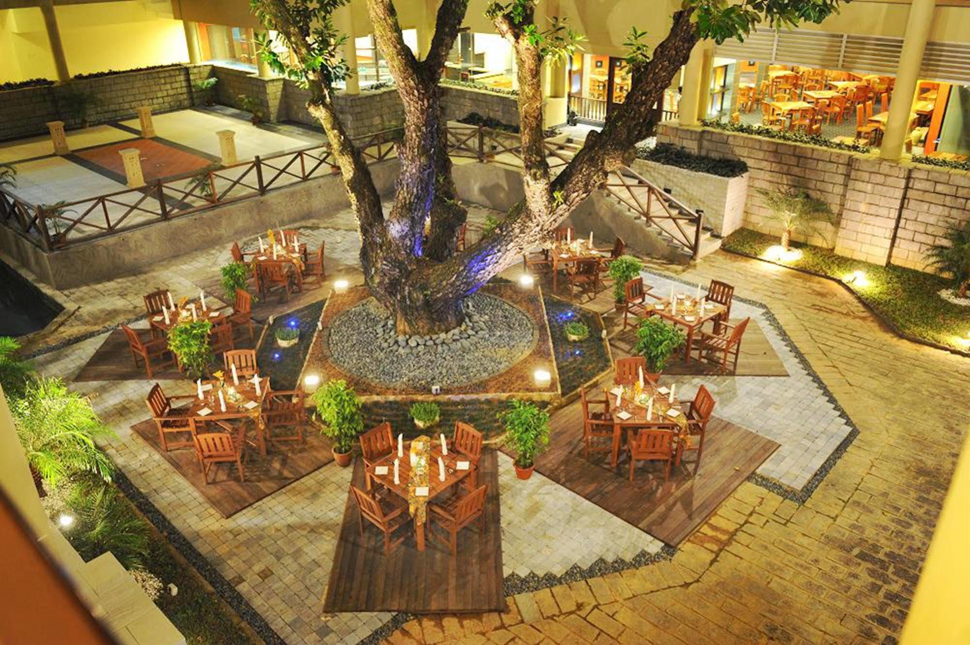 Damai Puri Resort & Spa Кучинг Екстериор снимка The hotel's lobby