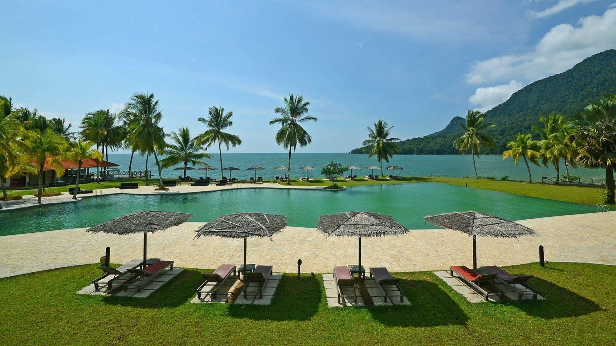 Damai Puri Resort & Spa Кучинг Екстериор снимка The beach at Pangkor Laut Resort