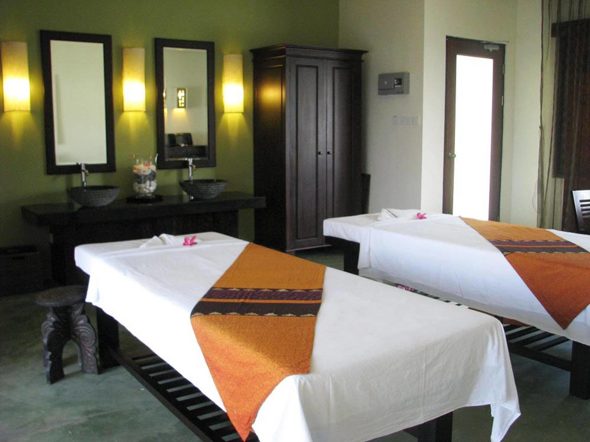 Damai Puri Resort & Spa Кучинг Екстериор снимка A spa in Thailand
